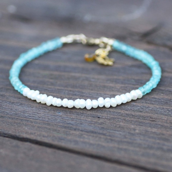 Handcrafted Green Apatite and Pearl Bracelet 14k Yellow Gold Filled 7" - 7.5" - Picture 1 of 5